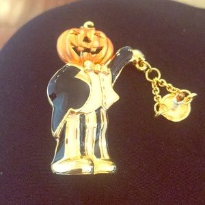 Halloween brooch